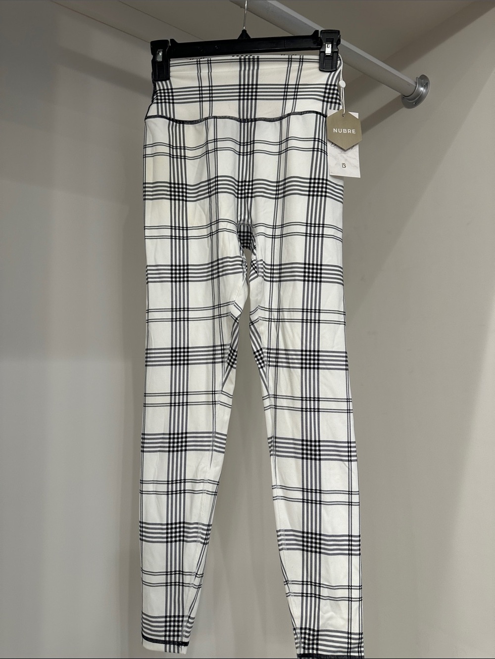 Buff bunny Nubre Plaid High-Waist Leggings in White & Black.  New
